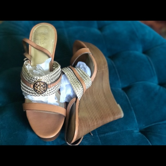 Coach Wedge!! - Picture 1 of 3